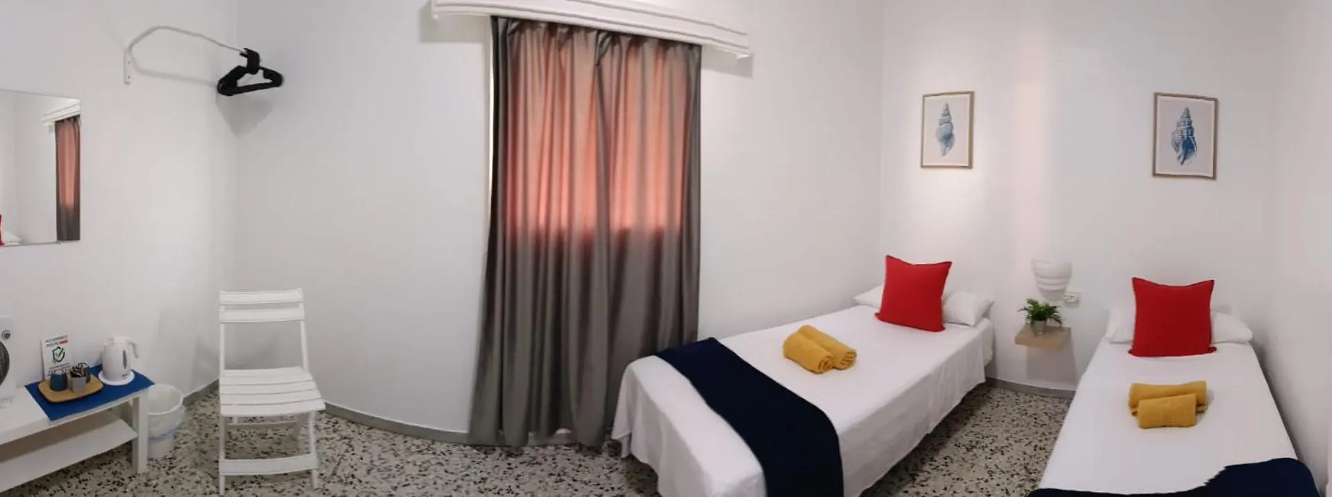 بيت ضيافة Pension Playa لوس كريستيانوس إسبانيا